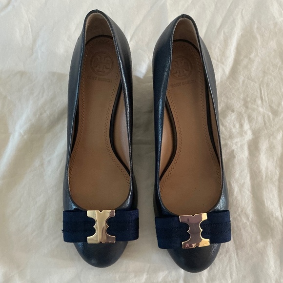 Tory Burch Blue Bow Leather Wedges (Size: 7.5) - Picture 1 of 7